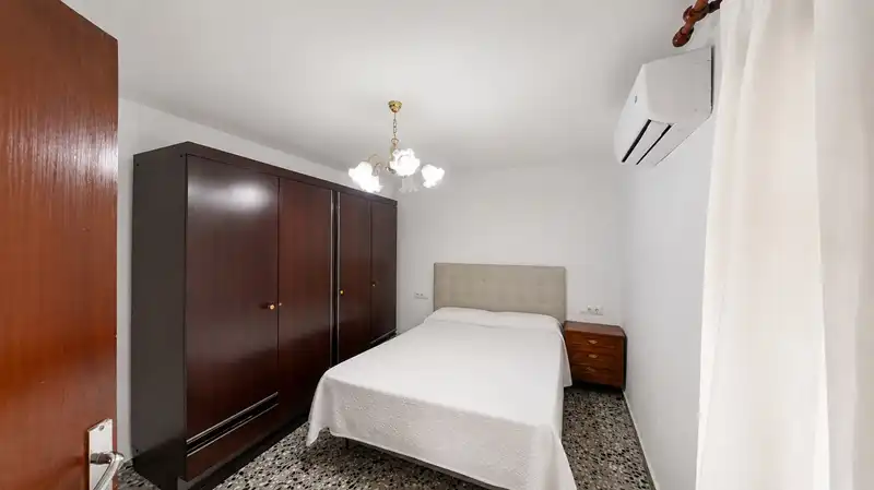 Dormitori de Casa o xalet en venda en Vélez-Málaga amb Aire condicionat, Terrassa i Moblat