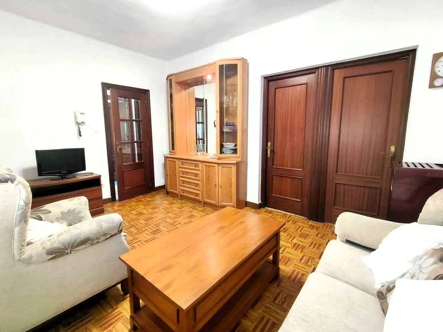 Sala d'estar de Casa o xalet en venda en Piélagos amb Calefacció i Jardí privat