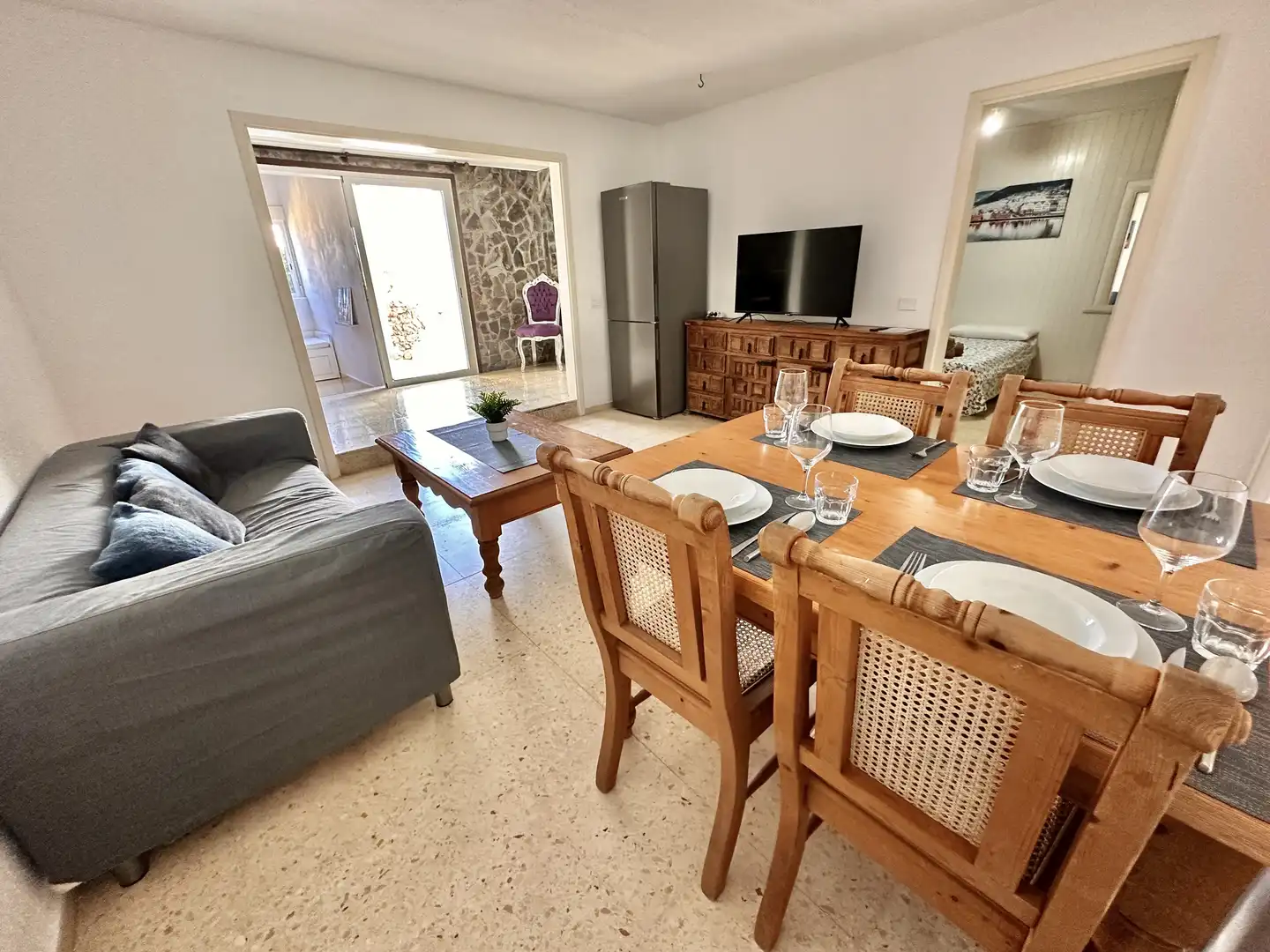 Esszimmer von Einfamilien-Reihenhaus zur Miete in Arona mit Terrasse, Möbliert und Ofen