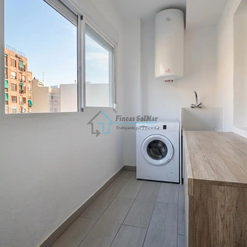 Dormitori de Apartament en venda en Castellón de la Plana / Castelló de la Plana amb Moblat i Balcó