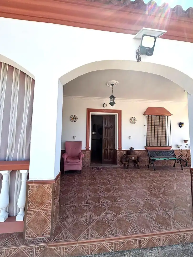 Detached house with pool for sale in Villaverde del Río, imagen 7