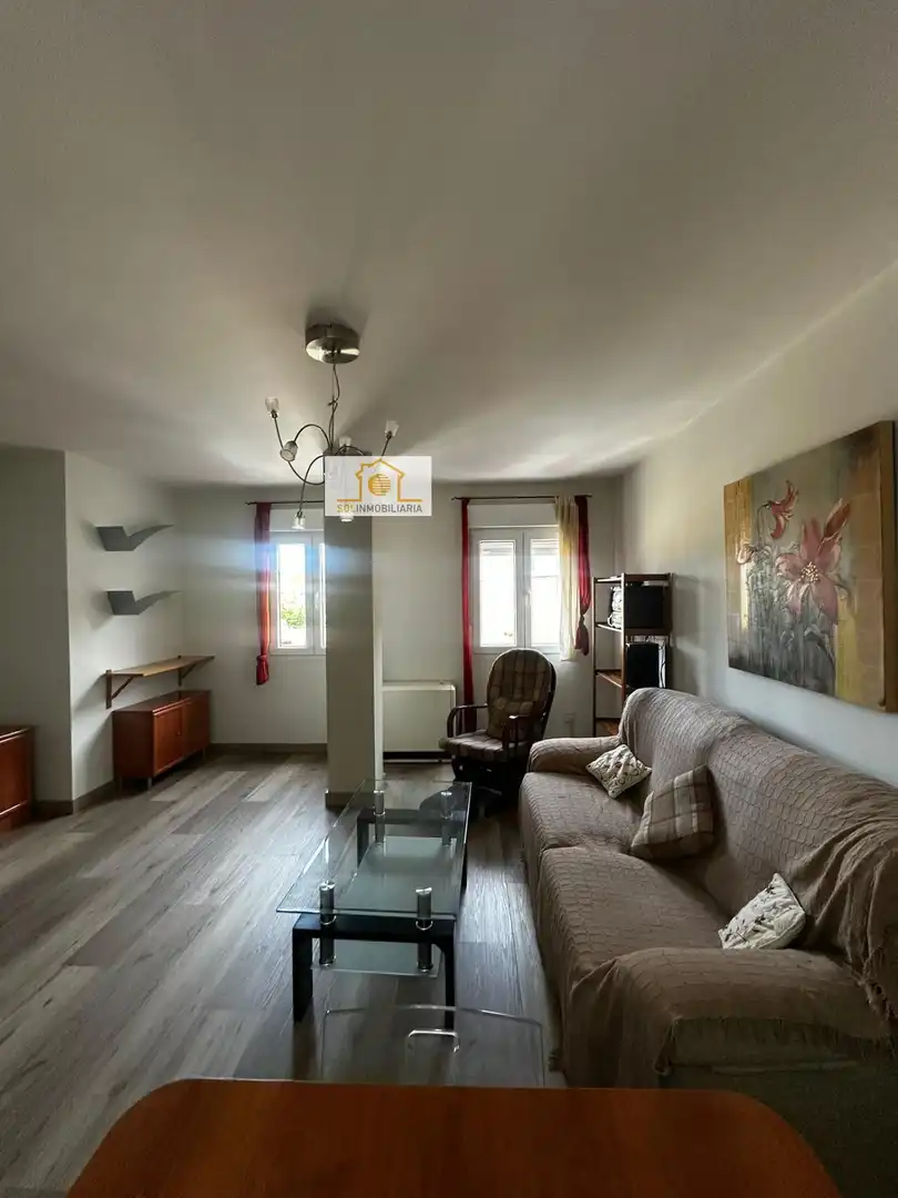 Sala de estar de Apartamento en venta en León Capital  con Calefacción, Parquet y Amueblado
