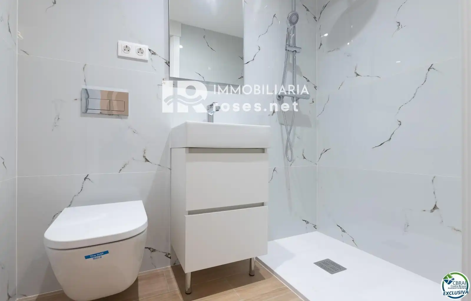 Baño de Piso en venta en Roses con Aire acondicionado, Calefacción y Terraza