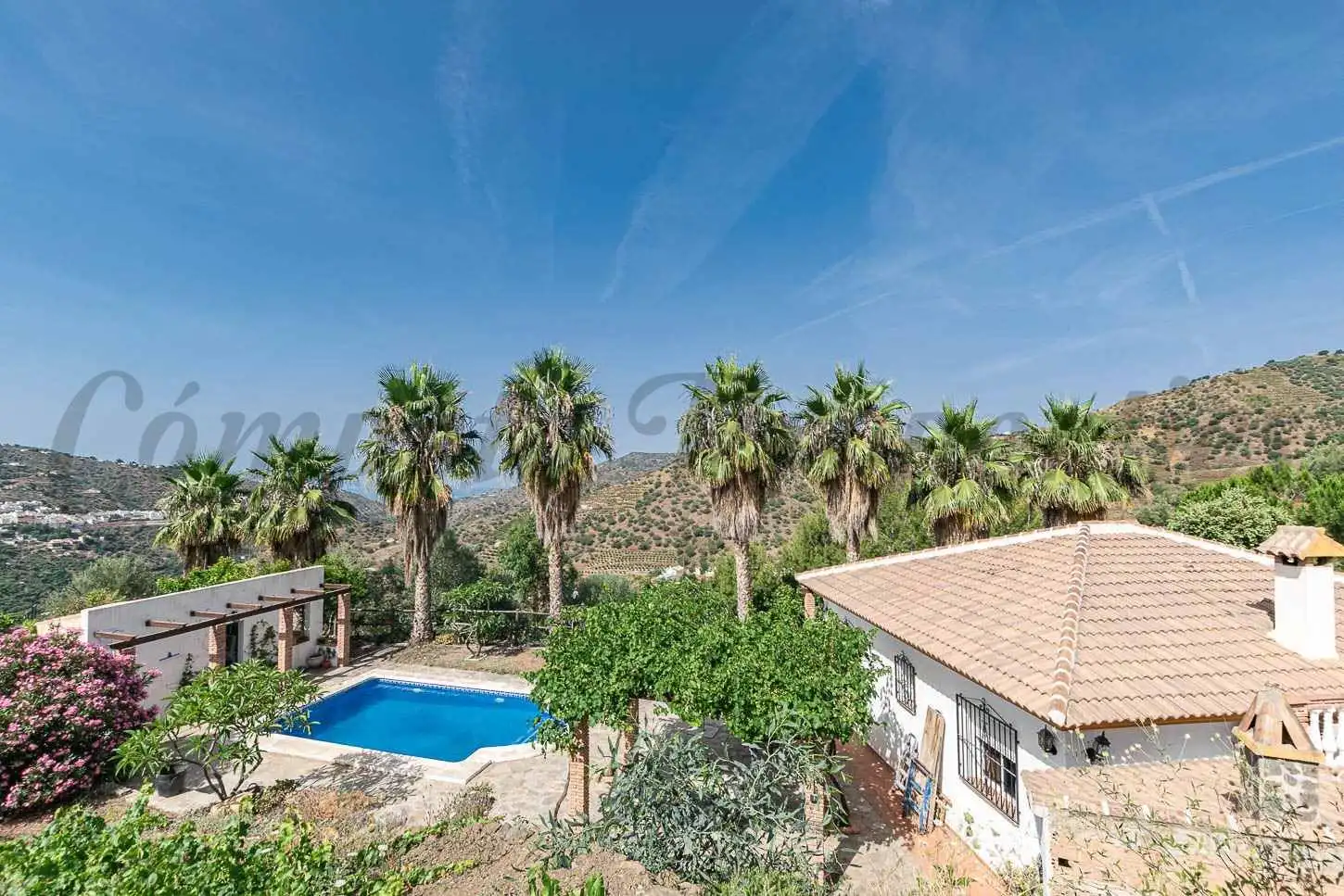 Casa amb piscina en venda a Sayalonga, imagen 3