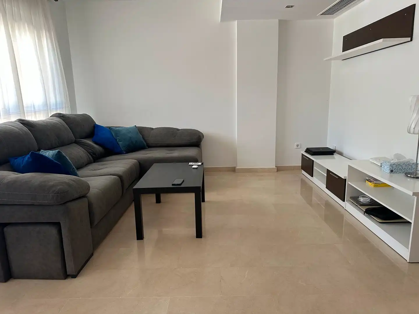 Sala d'estar de Casa o xalet de lloguer en Cartagena amb Aire condicionat, Terrassa i Balcó