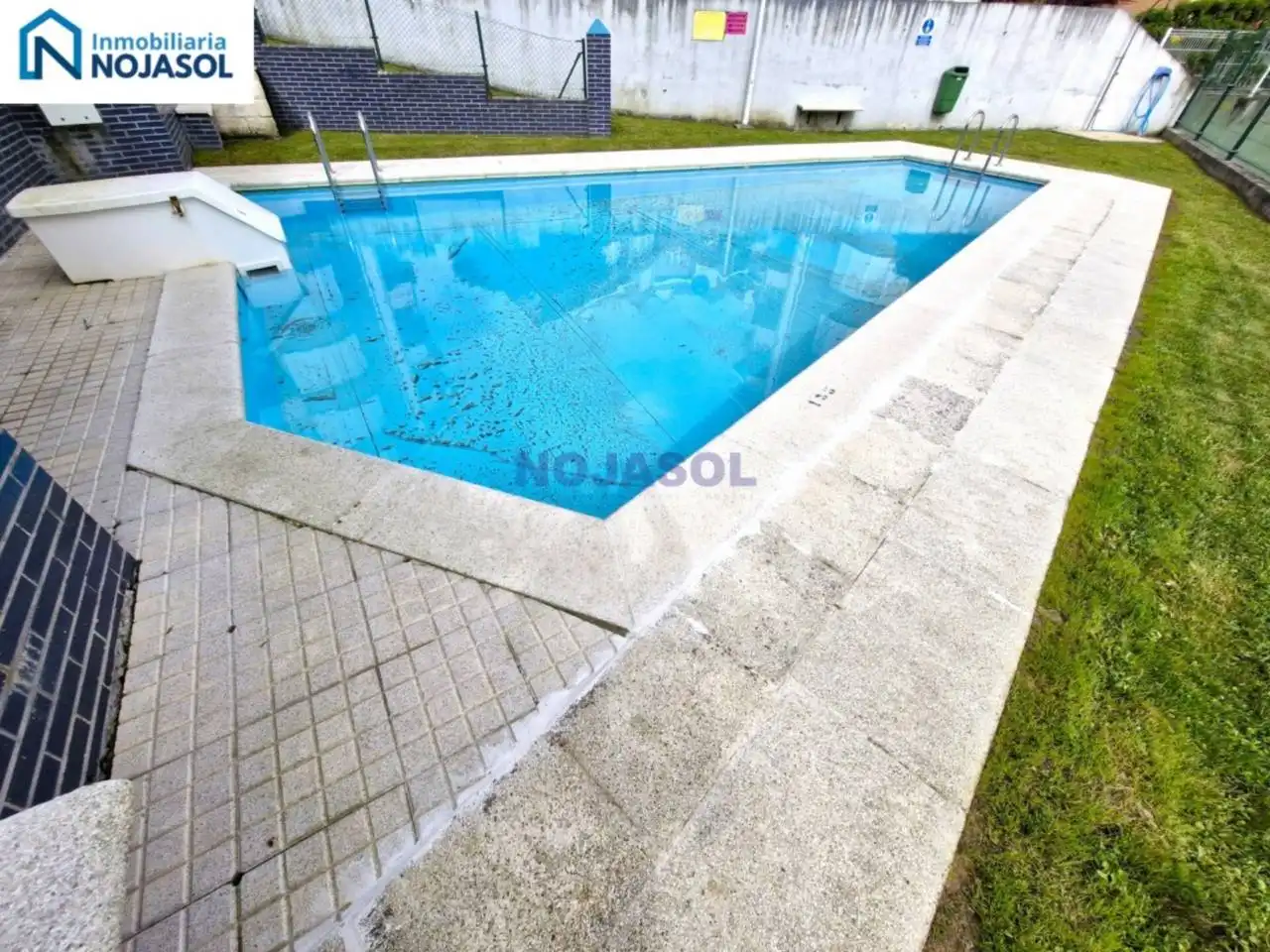 Piscina de Apartament en venda en Noja amb Calefacció, Terrassa i Traster
