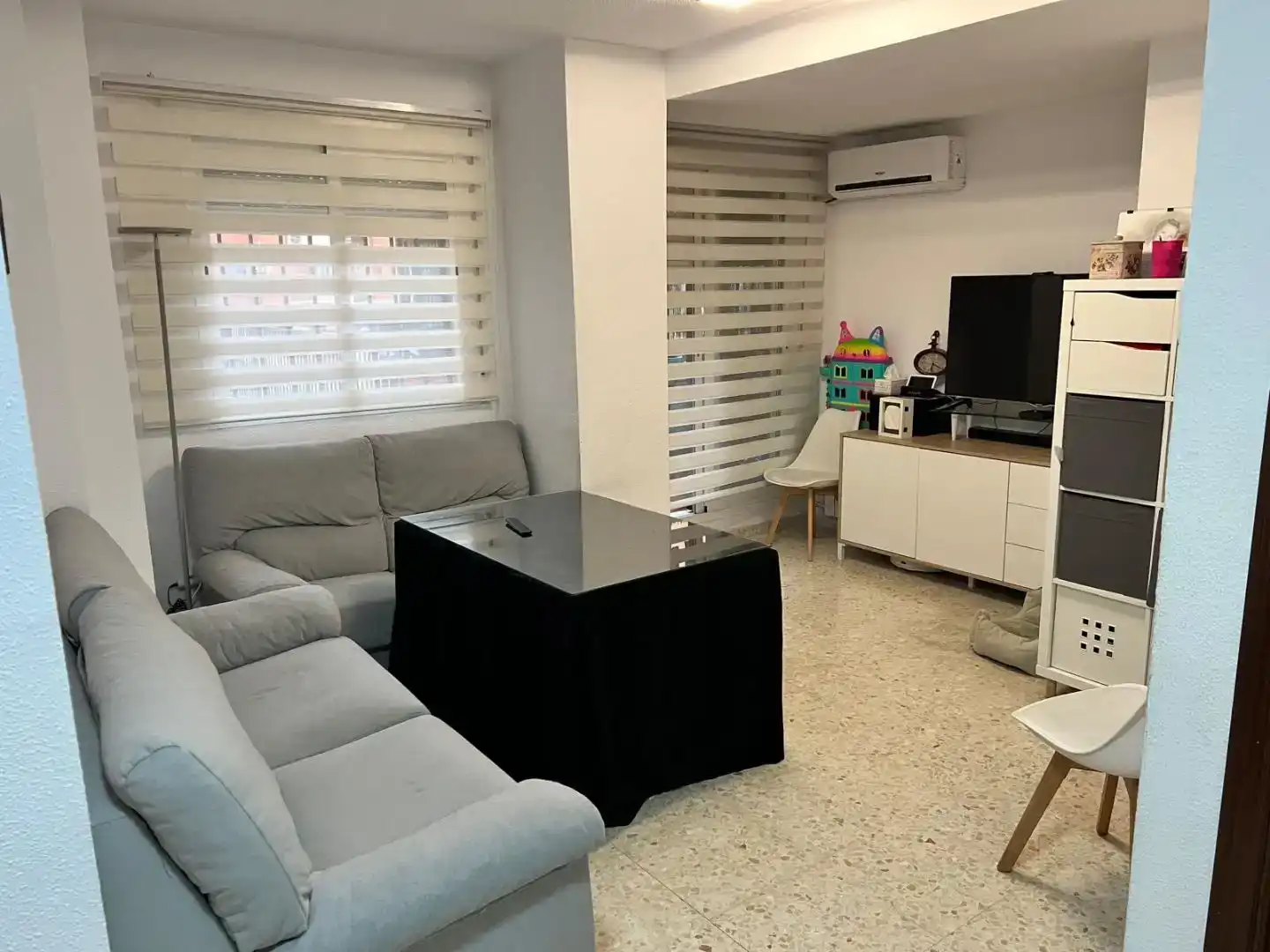 Sala d'estar de Pis en venda en  Granada Capital amb Aire condicionat i Piscina
