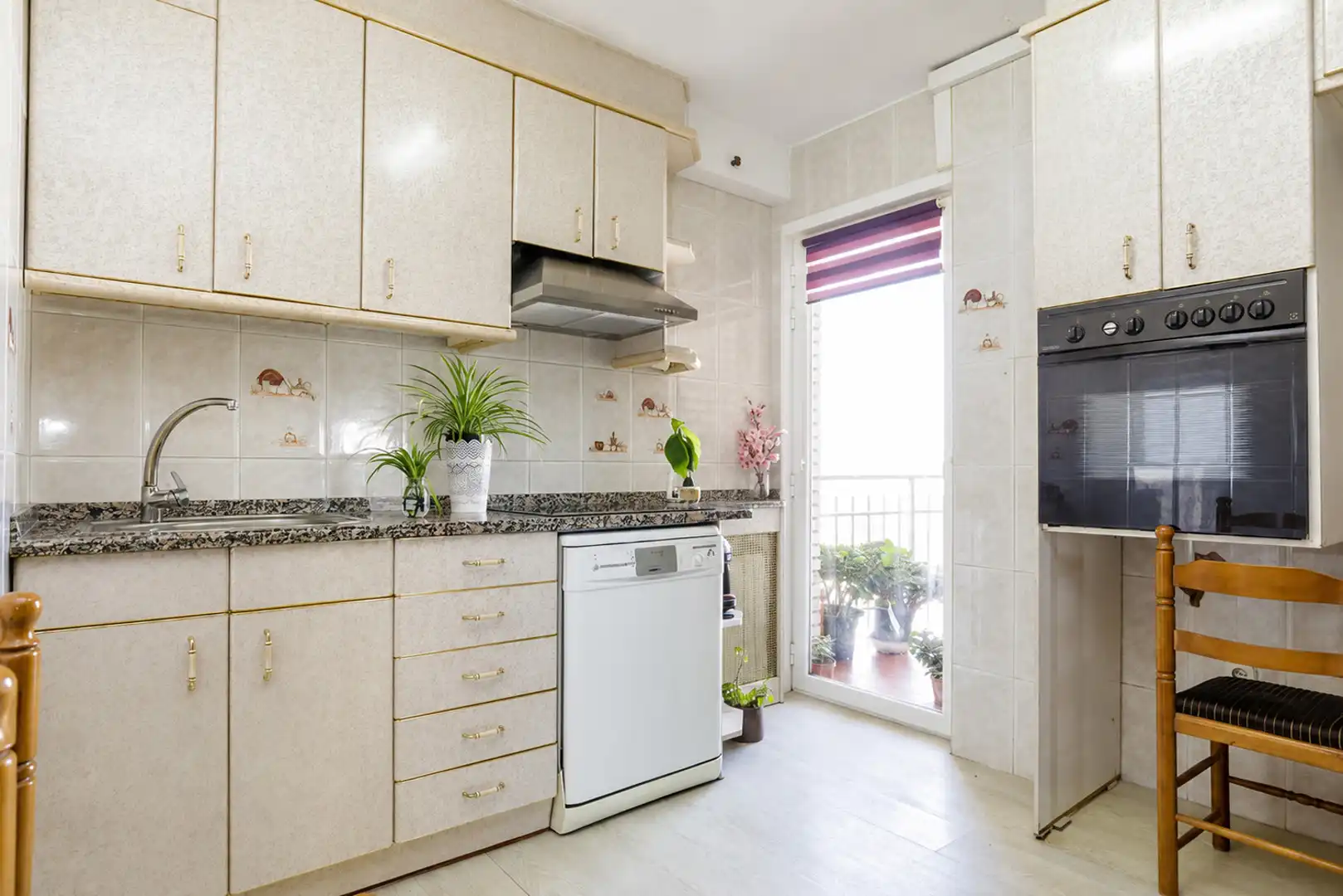 Kitchen of Flat for sale in Zaragoza  with Storage room