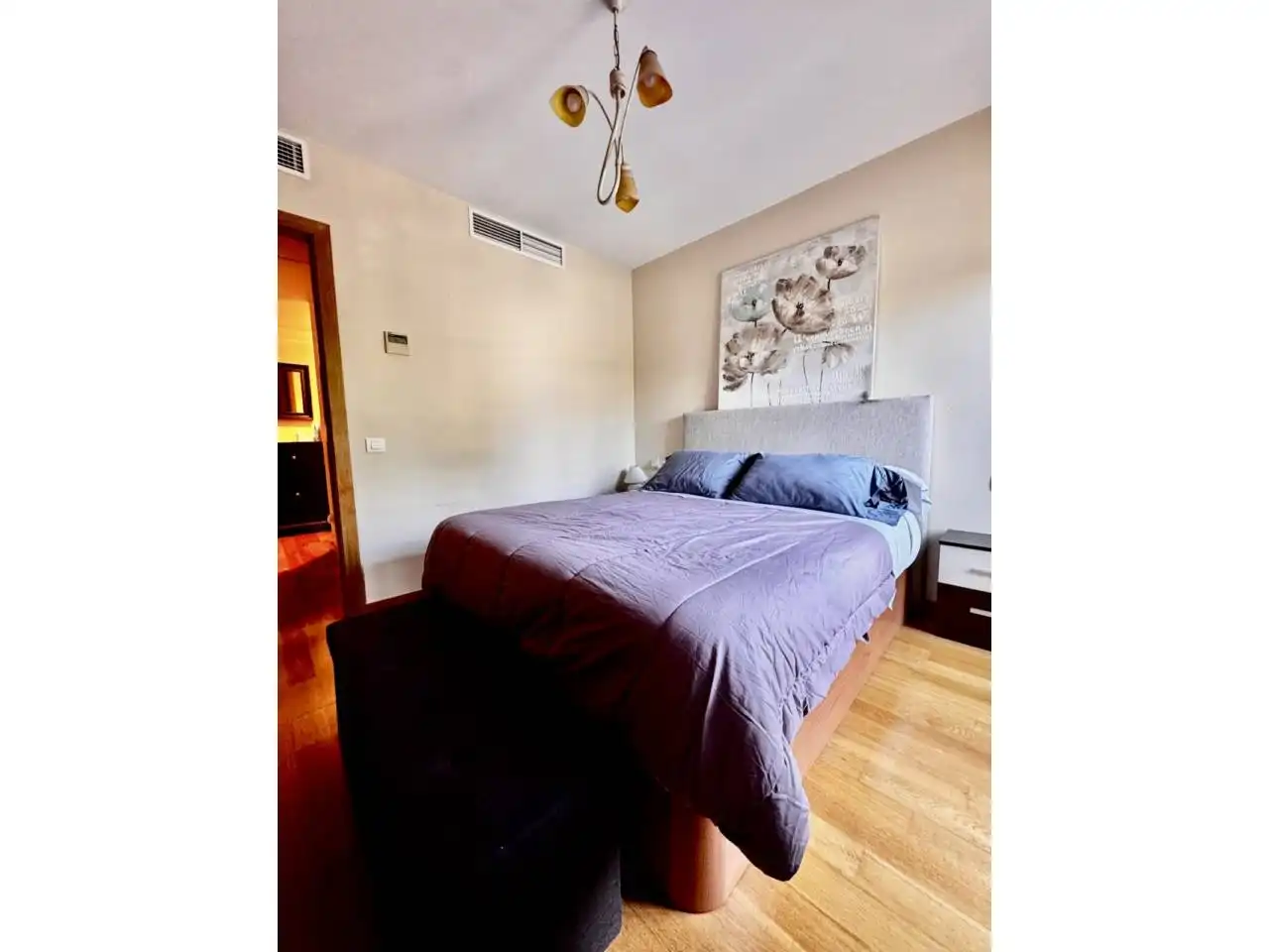 Dormitori de Apartament de lloguer en  Palma de Mallorca amb Parquet i Piscina comunitària