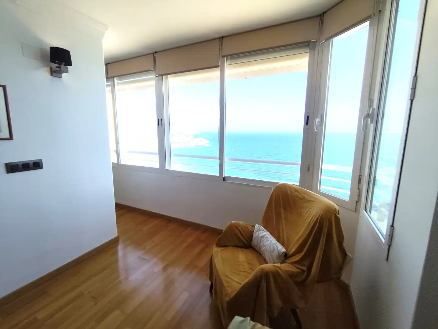 Habitación de Piso en venta en Benidorm con Amueblado, Lavadora y Balcón
