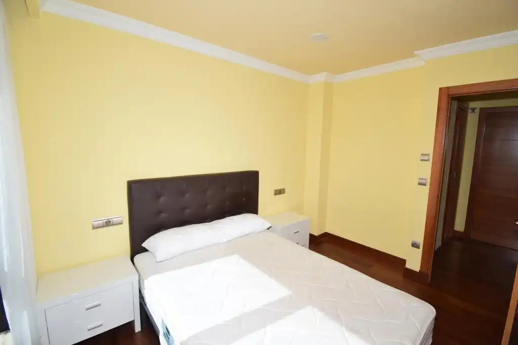 Habitación de Apartamento en venta en A Coruña Capital  con Calefacción, Trastero y Amueblado