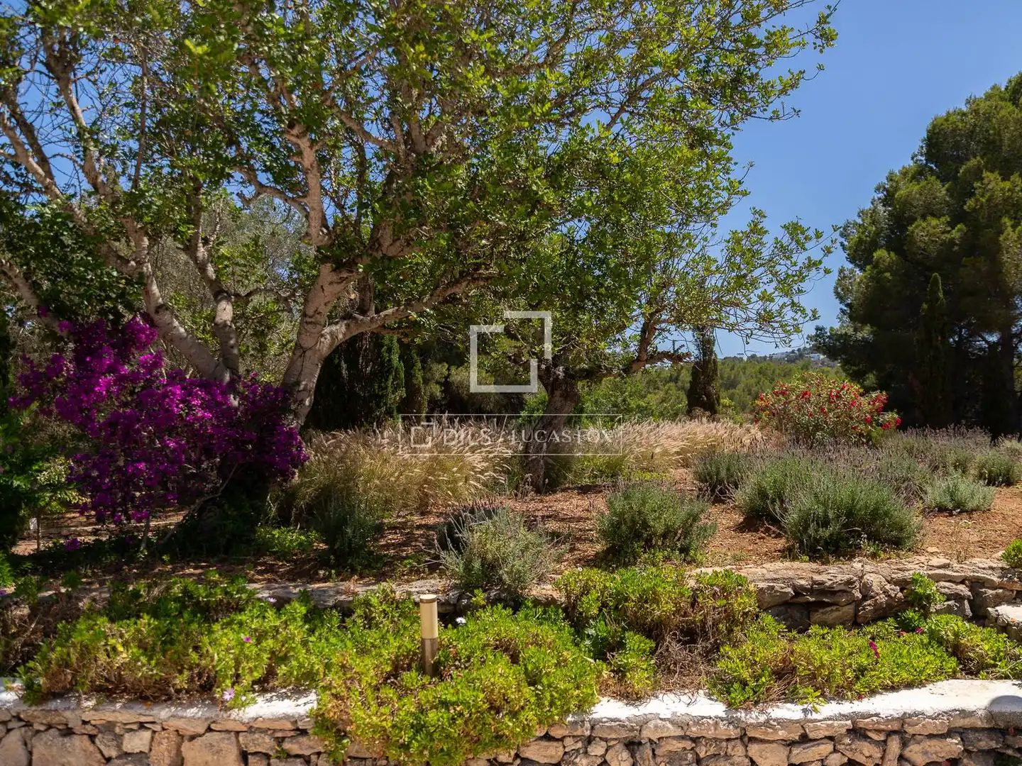 Country homes for sale in Santa Eulària des Riu  with Furnished
