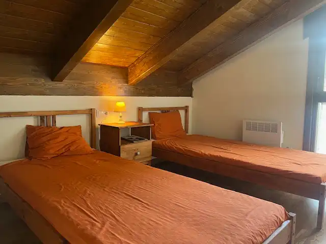 Habitación de Casa adosada en venta en Alt Àneu con Calefacción, Parquet y Trastero