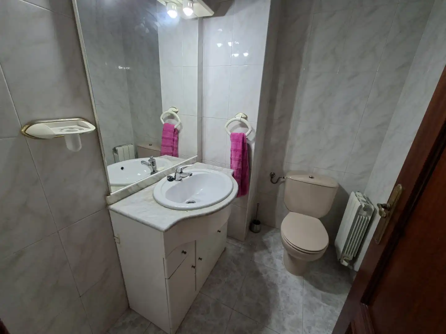 Baño de Piso de alquiler en Plasencia con Aire acondicionado, Calefacción y Terraza