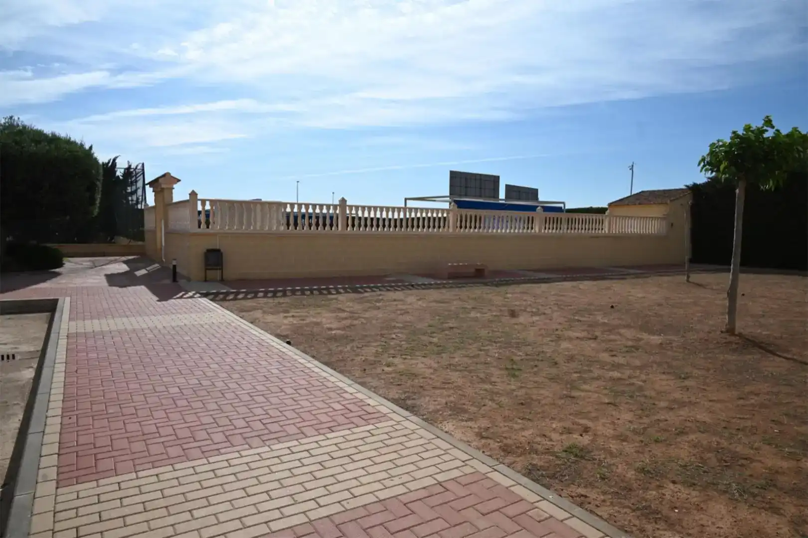 Wohnung zur Miete in Cartagena mit Klimaanlage, Privatgarten und Parkett