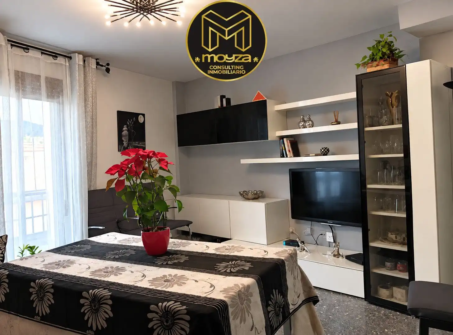 House with terrace for sale in Ctra. Circunvalación - La Magdalena, imagen 2