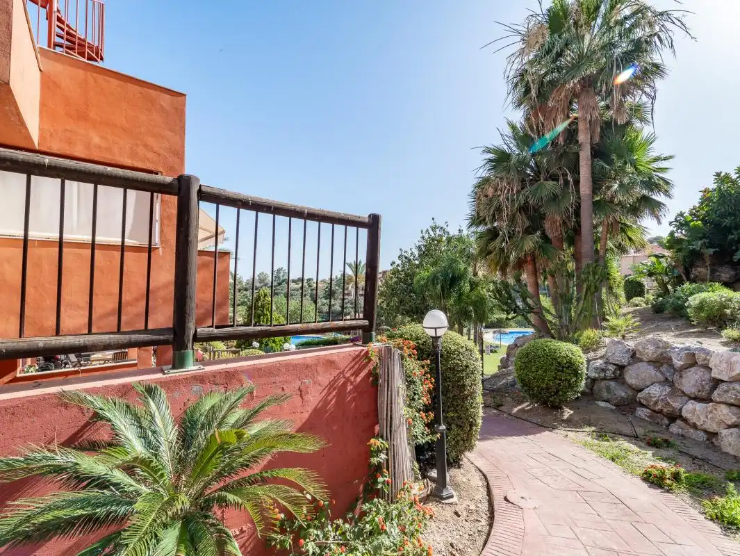 Jardí de Planta baixa en venda en Marbella amb Aire condicionat, Calefacció i Jardí privat