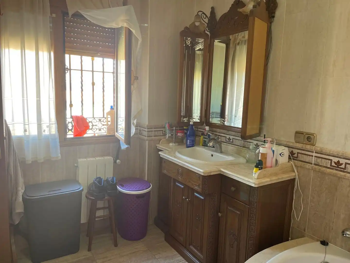 Bathroom of Houses for sale in Chimeneas  with Air Conditioner, Private garden and Terrace