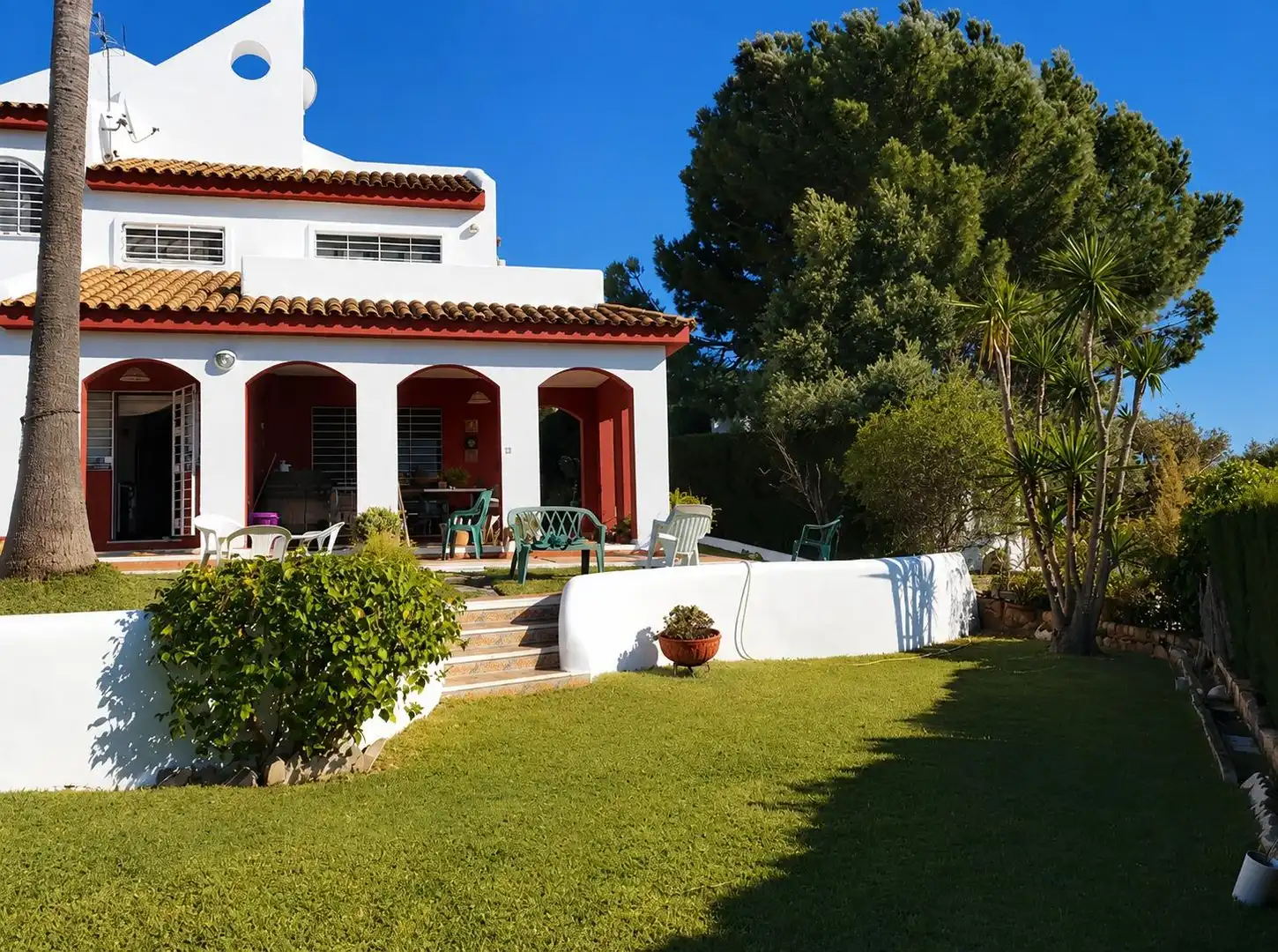 Chalet con jardín en venta en Cerros de Montequinto, imagen 2