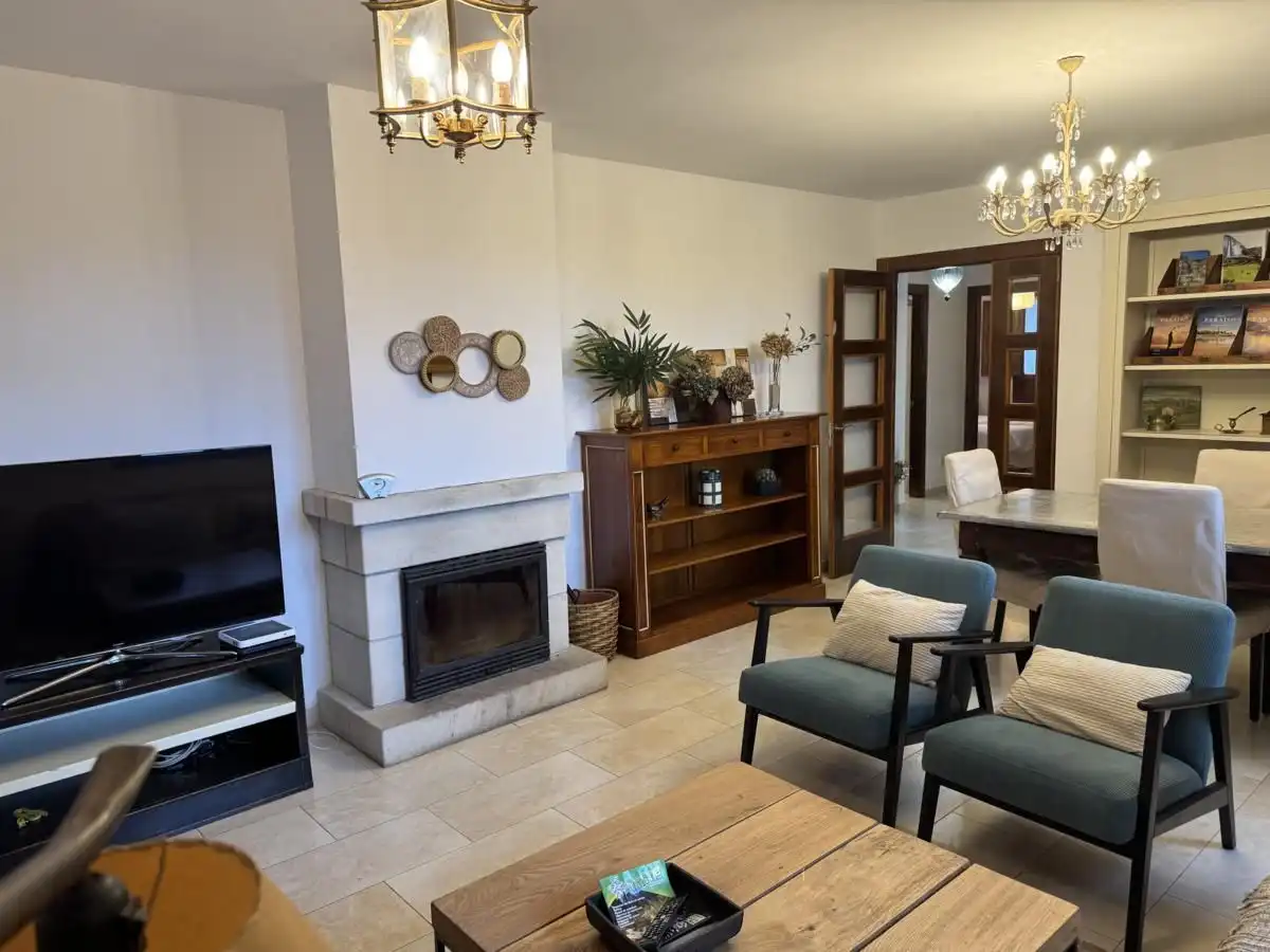 Sala d'estar de Casa o xalet en venda en Llanes amb Calefacció, Jardí privat i Terrassa