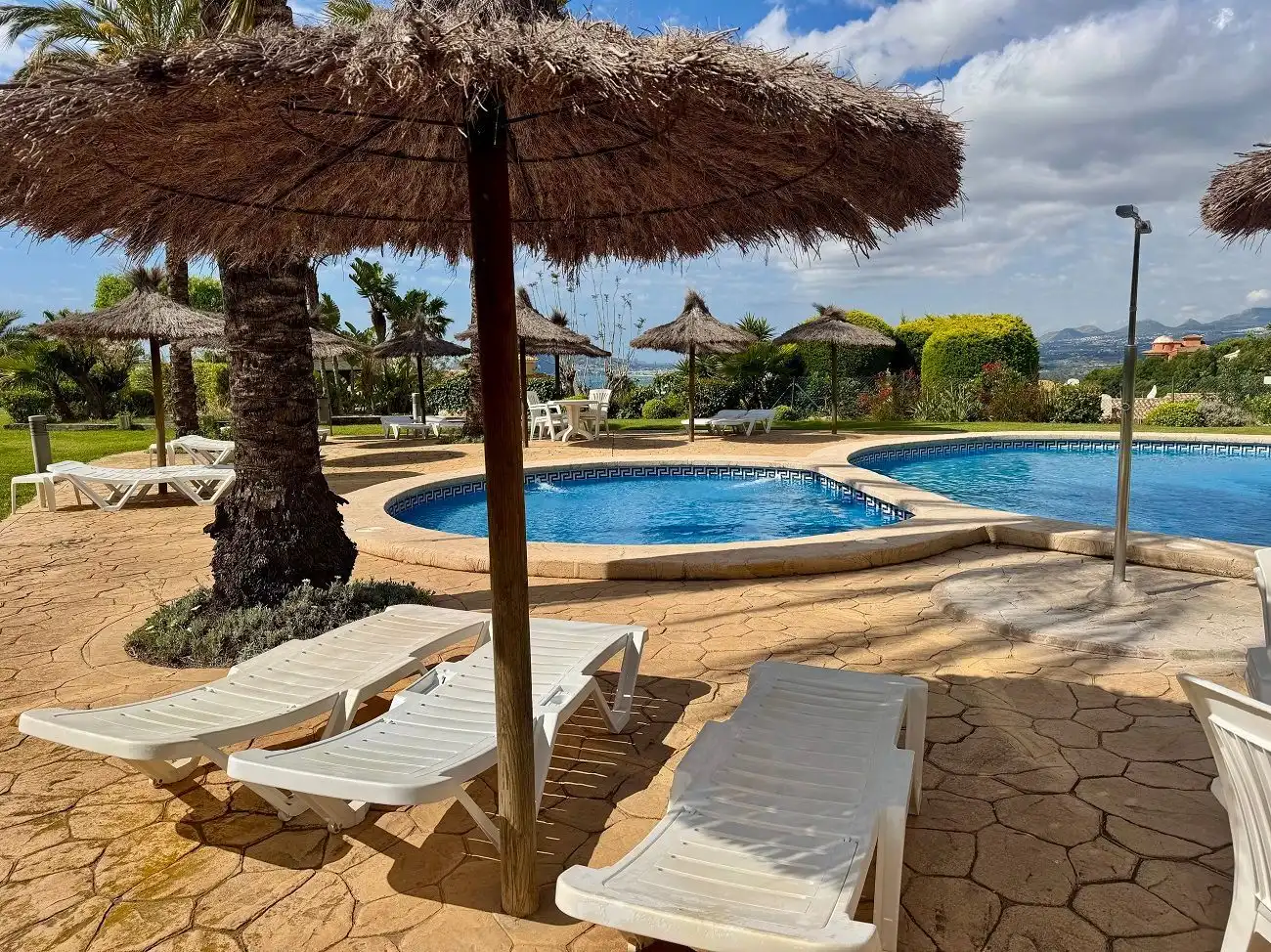 Piscina de Apartamento de alquiler en Altea con Aire acondicionado, Calefacción y Jardín privado