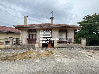 Vista exterior de Casa o xalet en venda en Villarcayo de Merindad de Castilla la Vieja amb Moblat