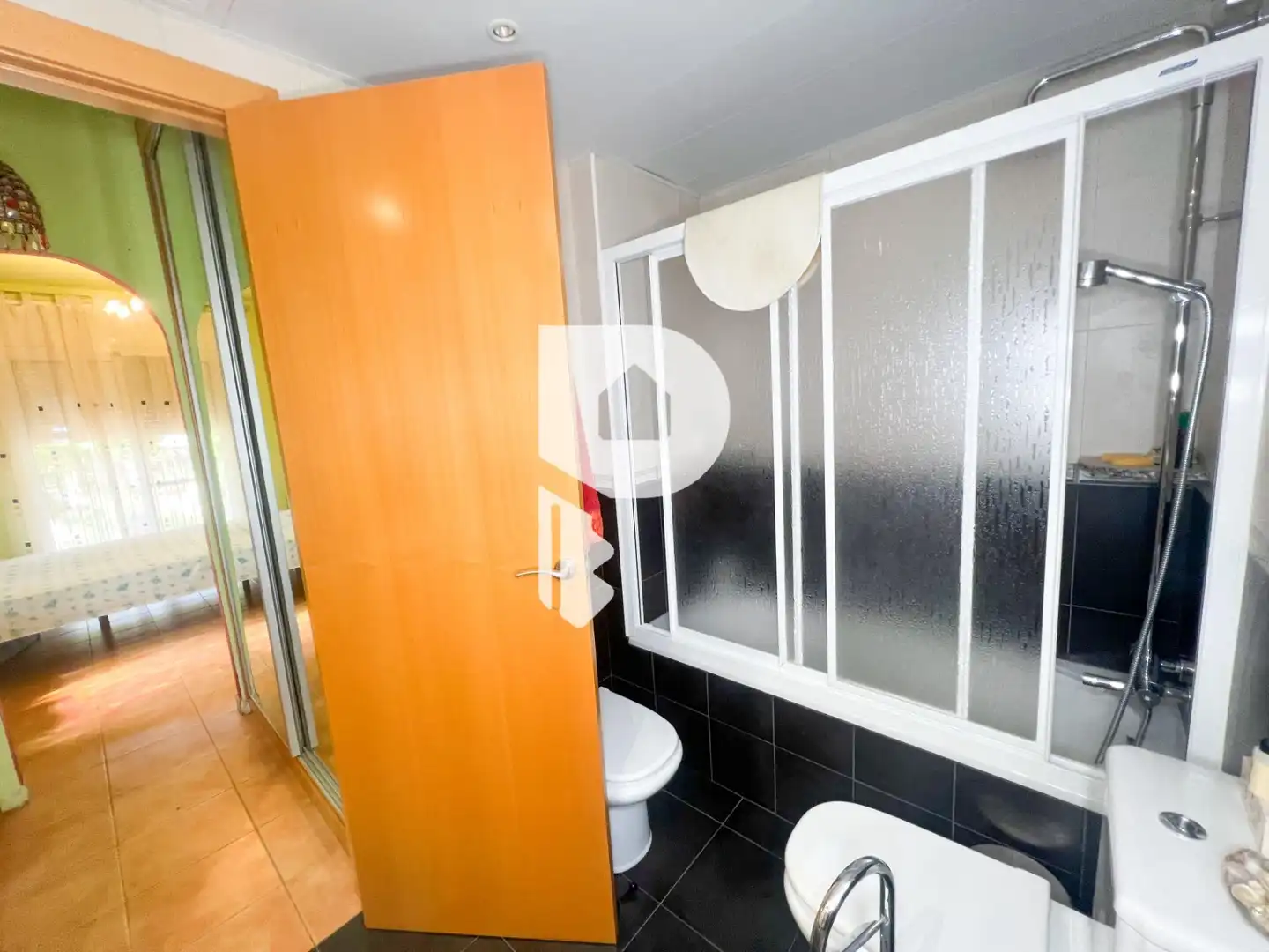 Bany de Casa o xalet en venda en Vallirana amb Aire condicionat, Calefacció i Jardí privat
