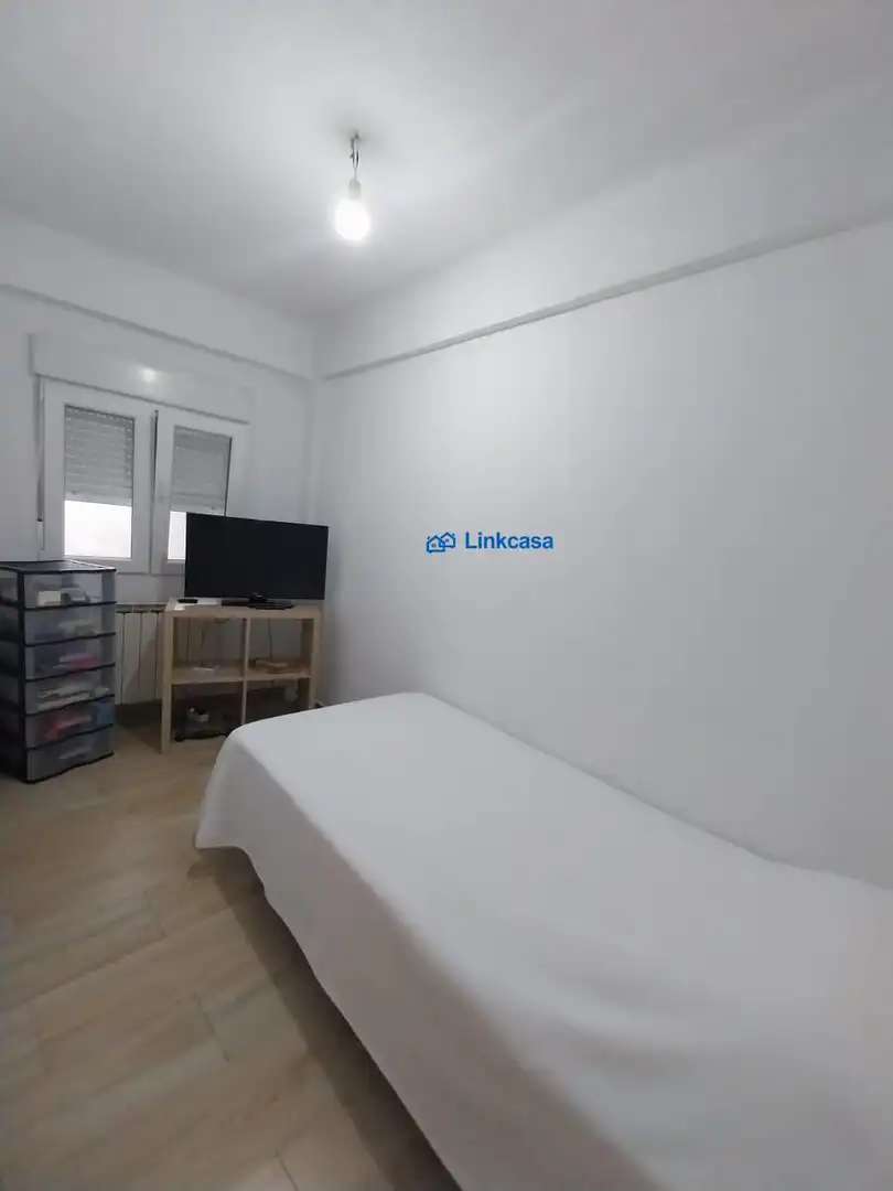 Habitación de Piso en venta en Madrid con Calefacción, Terraza y Balcón