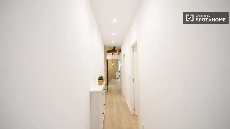 Appartamento con terrazza in affitto a L'Eixample, imagen 18