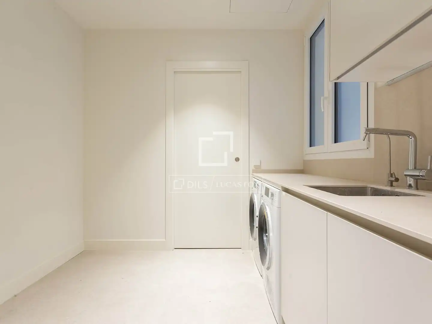 Exterior view of Flat for sale in Barcelona  with Air Conditioner, Heating and Parquet flooring