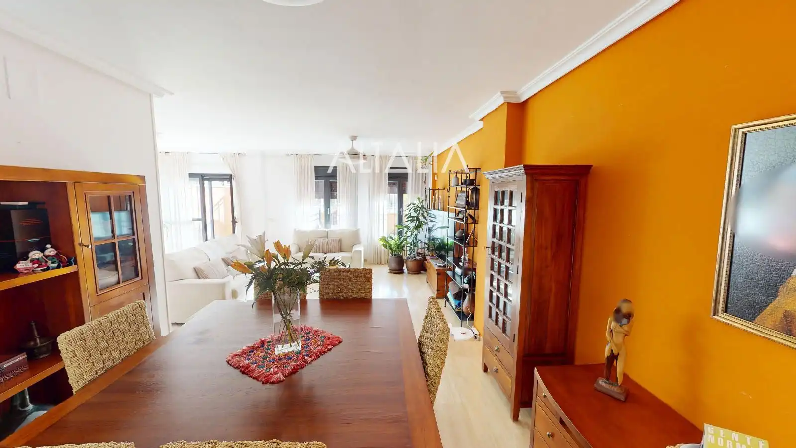 Sala de estar de Casa adosada en venta en Cuenca con Calefacción, Piscina y Piscina comunitaria