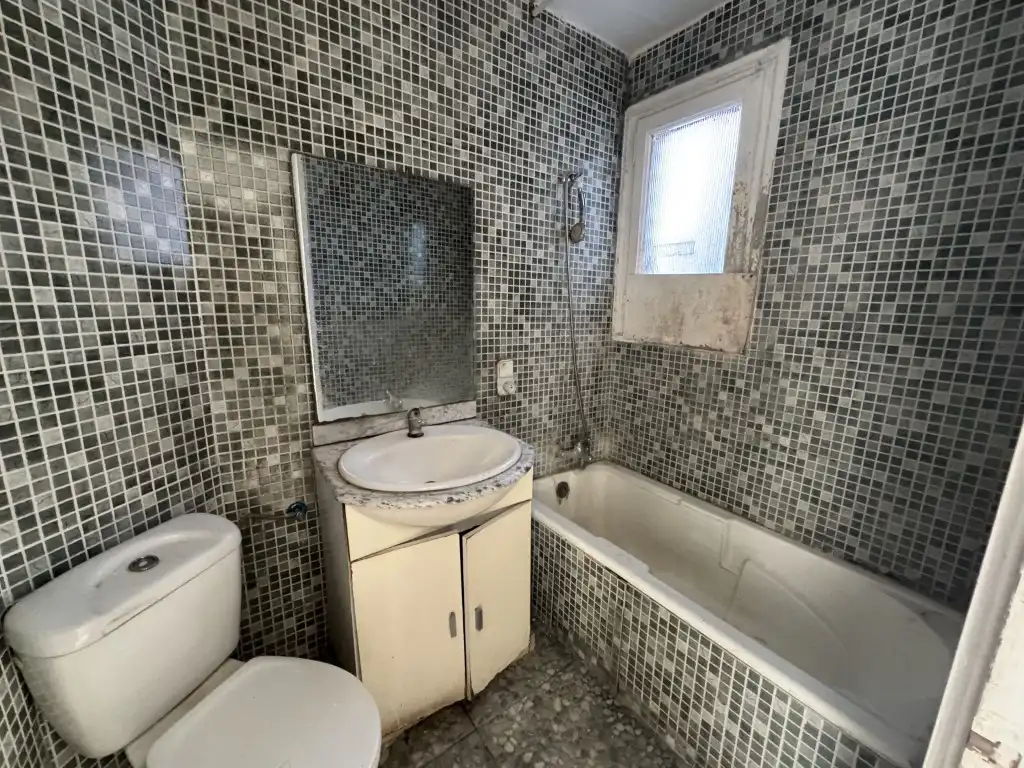Flat for sale in Calle Abat Oliba, imagen 3