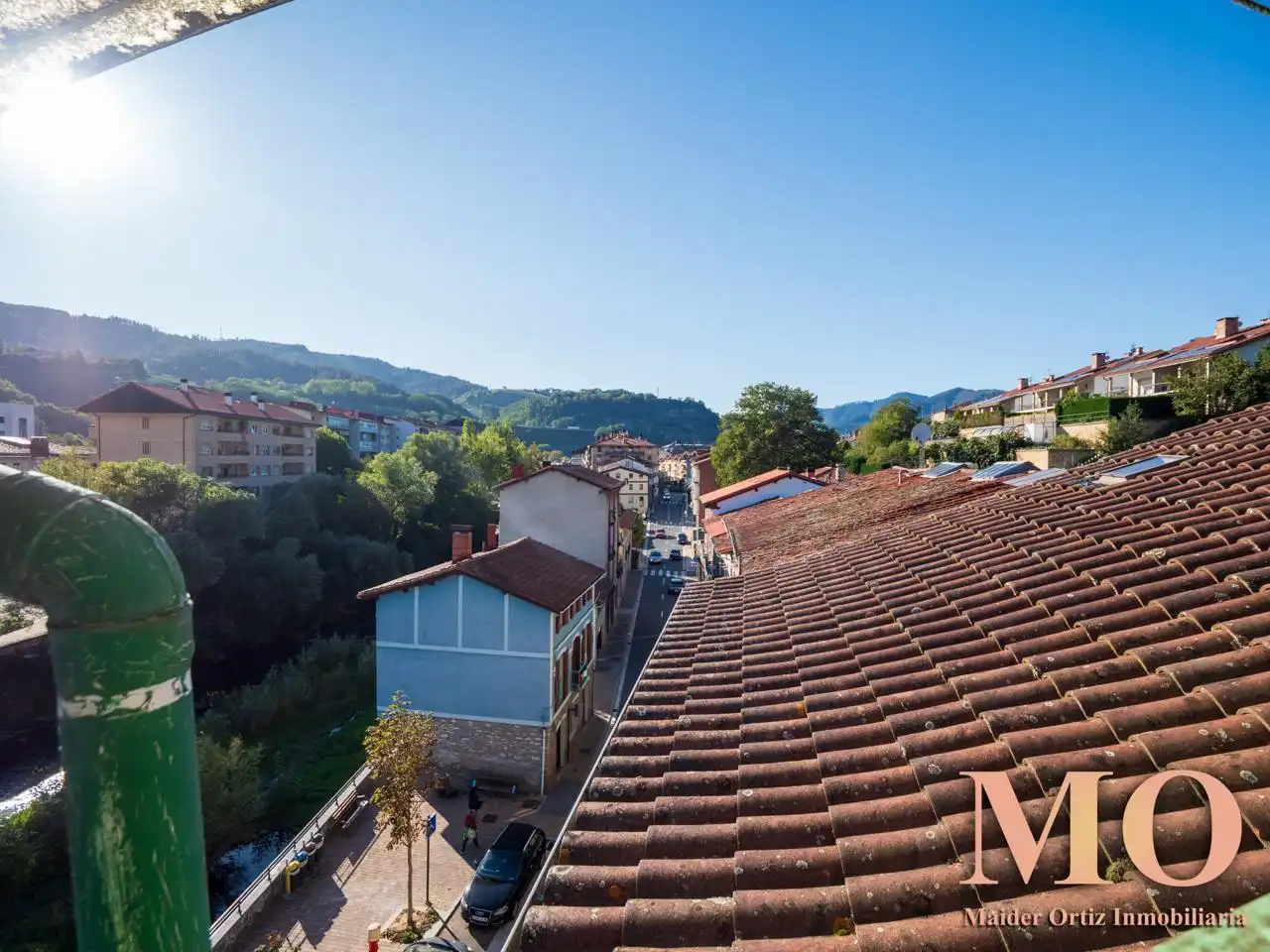 Vista exterior de Ático en venta en Bergara con Calefacción, Terraza y Trastero