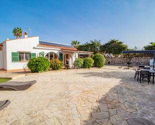 Vista exterior de Casa o xalet en venda en Es Castell amb Aire condicionat, Jardí privat i Terrassa