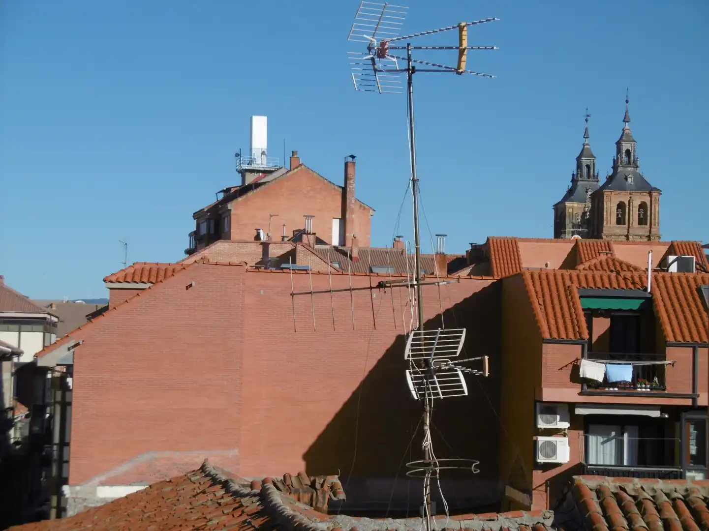Außenansicht von Wohnung zum Verkauf in Astorga mit Heizung, Parkett und Terrasse
