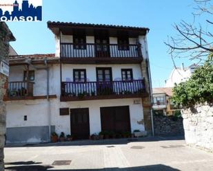 Vista exterior de Casa adosada en venda en Escalante amb Moblat