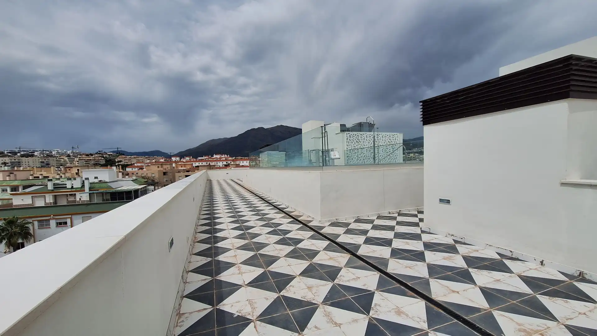 Terrassa de Apartament en venda en Estepona amb Aire condicionat, Calefacció i Piscina