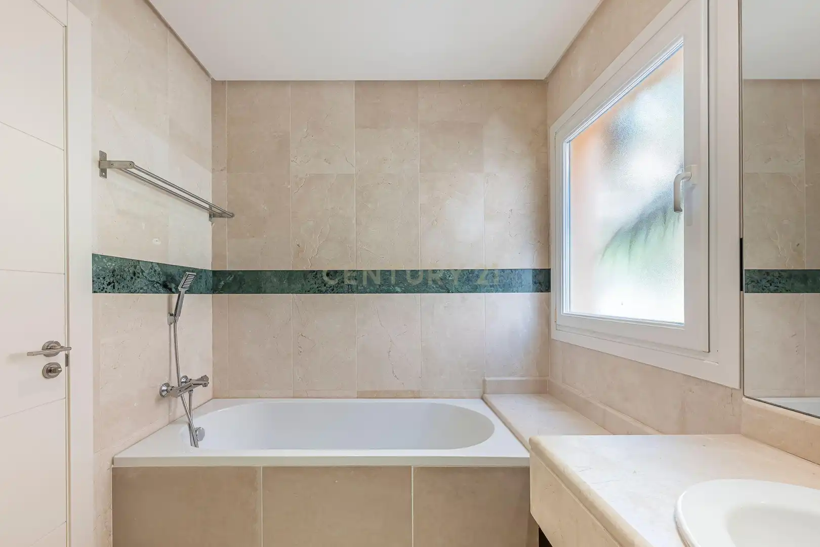 Bany de Apartament en venda en Marbella amb Aire condicionat, Traster i Forn