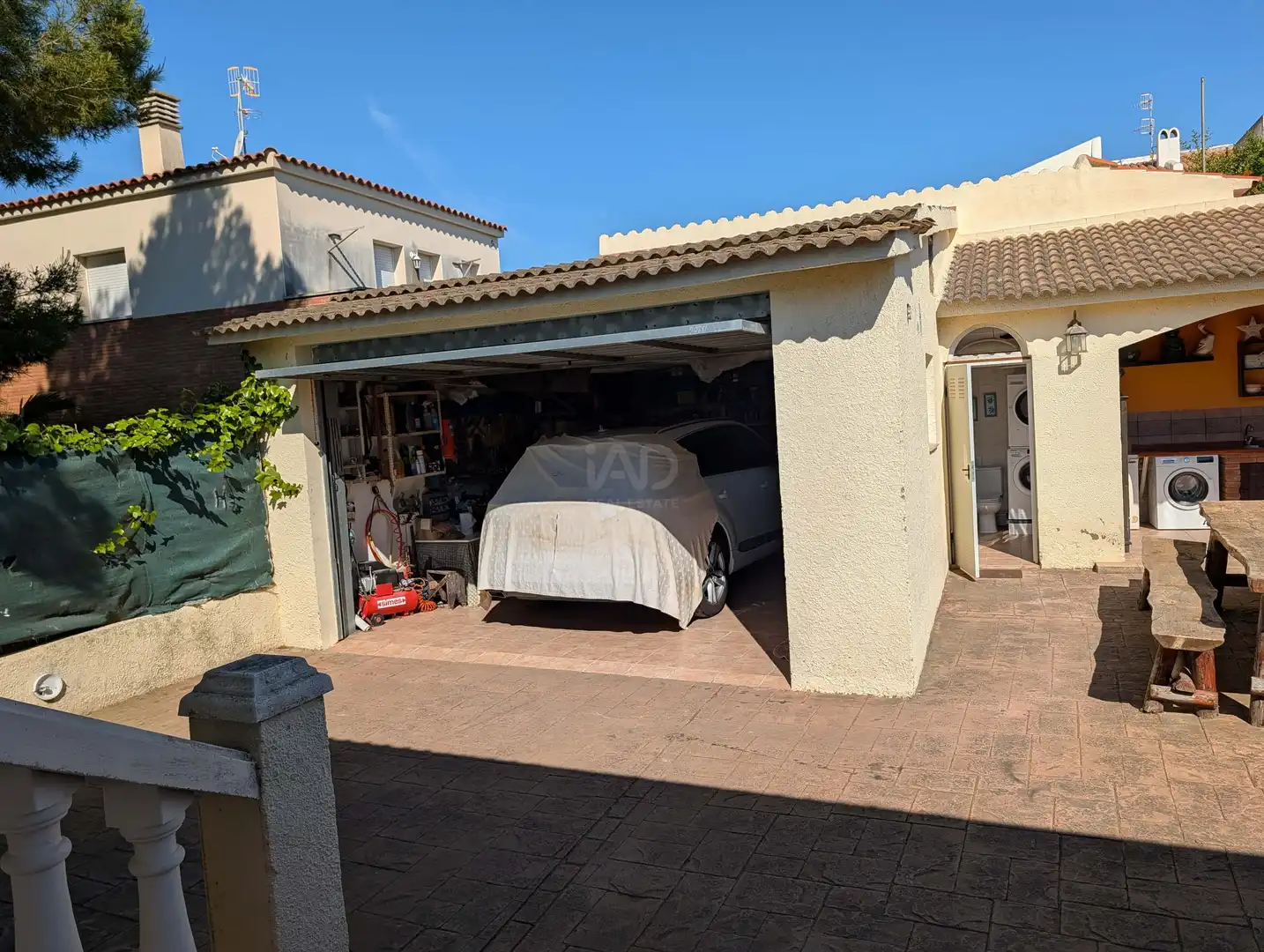 Aparcament de Casa o xalet en venda en Cunit amb Aire condicionat, Calefacció i Terrassa