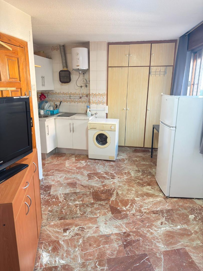 Cuina de Pis de lloguer en  Granada Capital amb Aire condicionat, Moblat i Rentadora