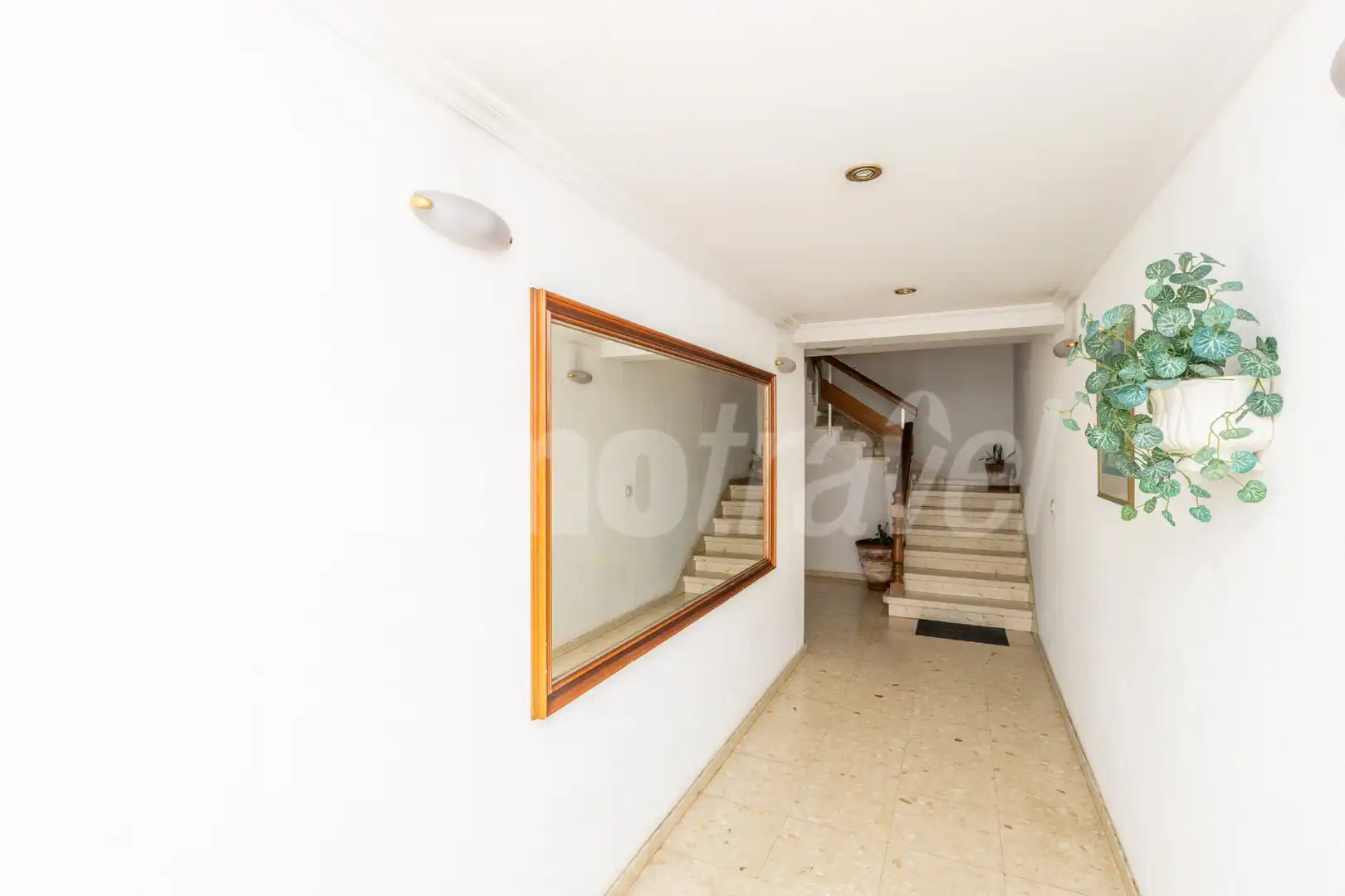 Wohnung zum Verkauf in Sanxenxo mit Privatgarten, Terrasse und Möbliert