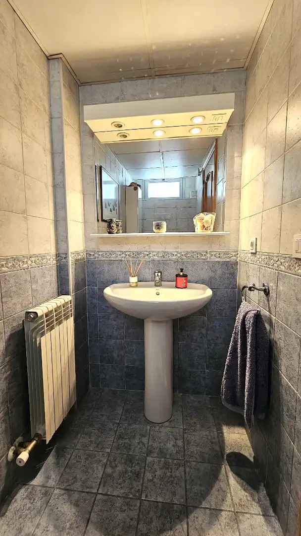 Baño de Casa adosada en venta en Zaragoza con Aire acondicionado, Calefacción y Jardín privado