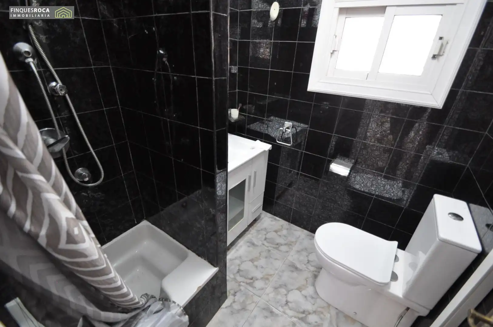 Baño de Casa o chalet en venta en L'Aldea con Aire acondicionado, Calefacción y Jardín privado