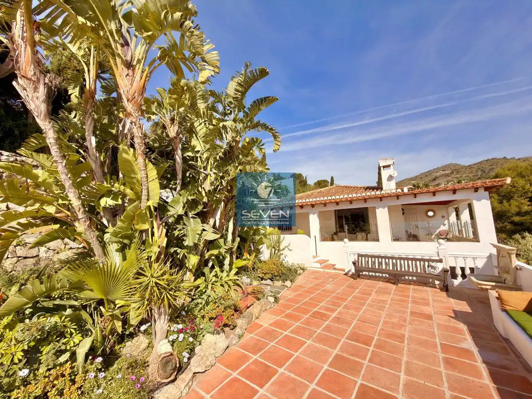 Vista exterior de Casa o chalet en venta en Almuñécar con Aire acondicionado, Calefacción y Jardín privado