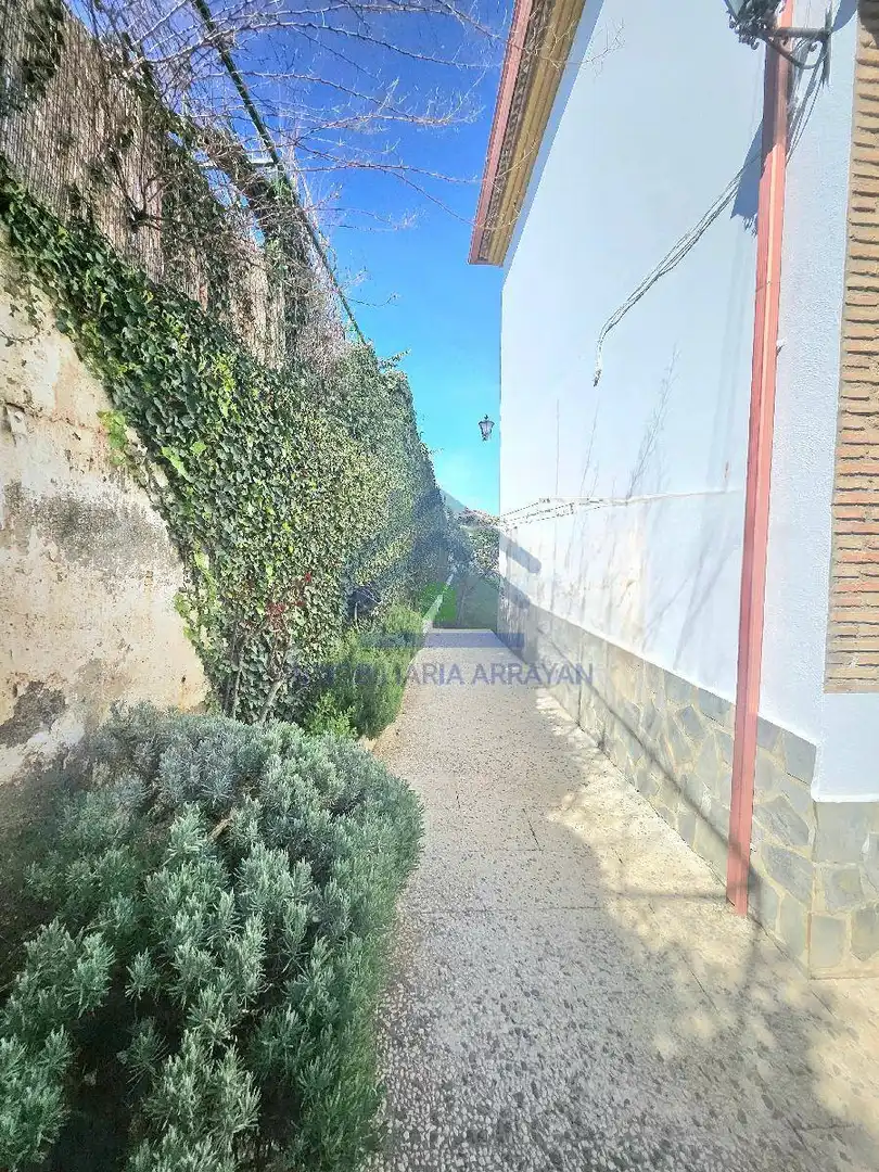 Jardín de Casa o chalet en venta en Ogíjares con Aire acondicionado, Calefacción y Jardín privado