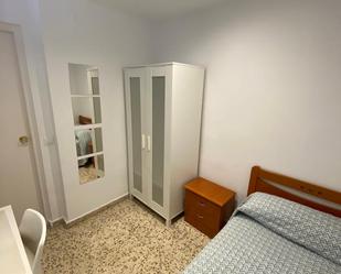 Dormitori de Apartament de lloguer en Málaga Capital amb Aire condicionat, Terrassa i Moblat