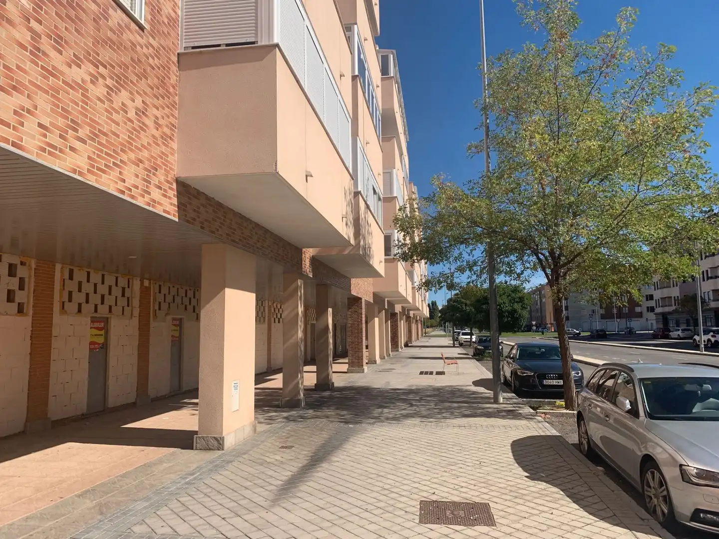 Vista exterior de Local de lloguer en Ávila