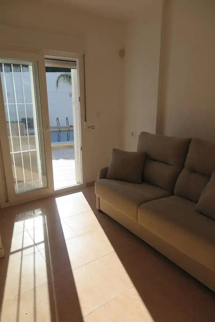 Sala d'estar de Casa o xalet en venda en El Campello amb Aire condicionat, Jardí privat i Terrassa