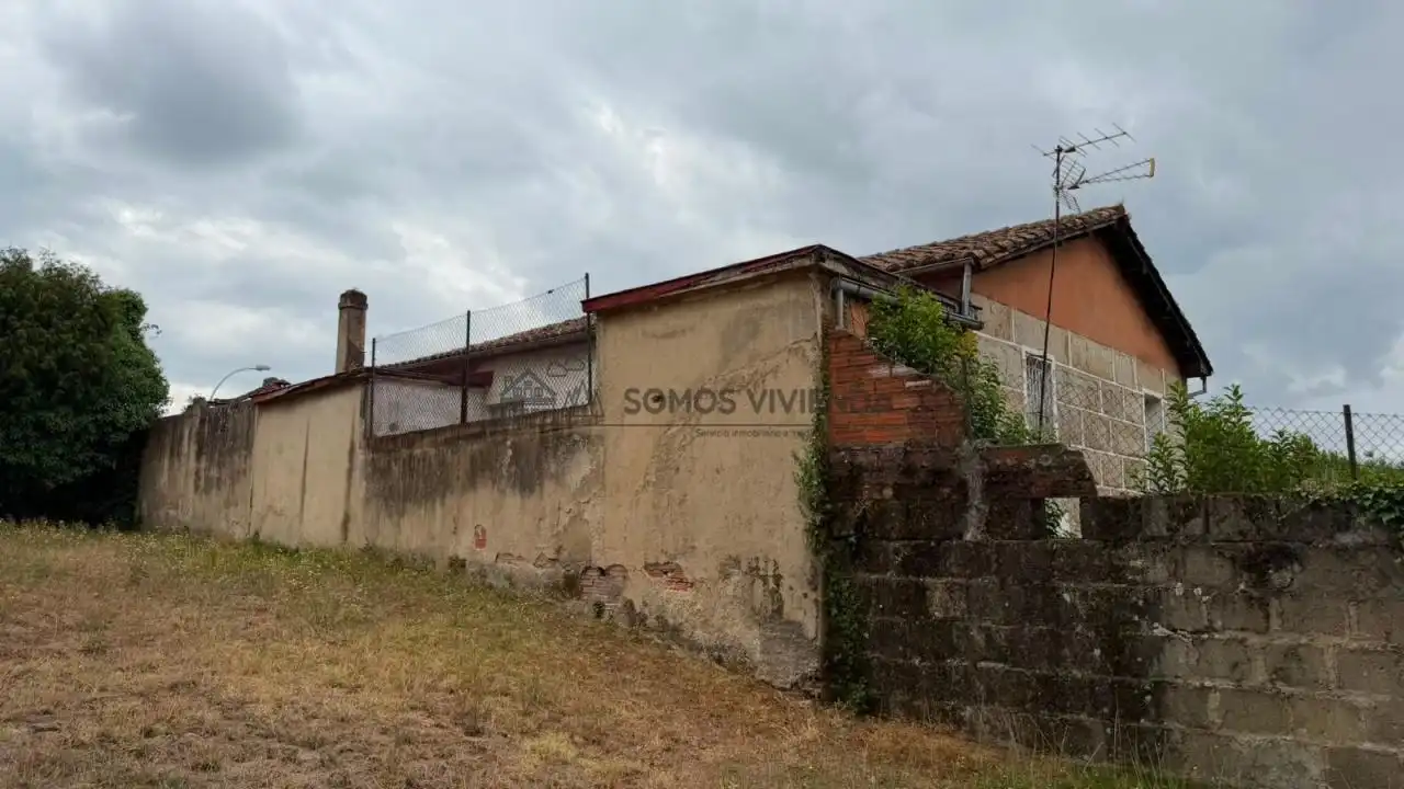 Casa o xalet en venda en Ourense Capital  amb Jardí privat