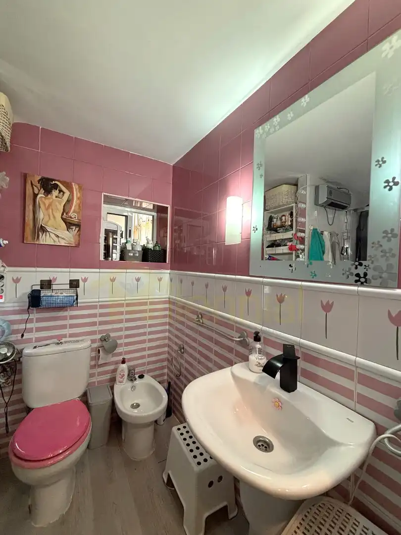 Baño de Piso en venta en Sevilla con Aire acondicionado y Terraza